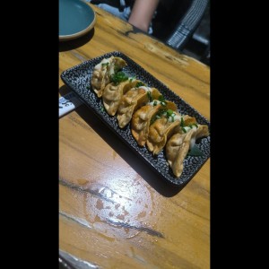 ENTRADAS - Dumpling Kimchi
