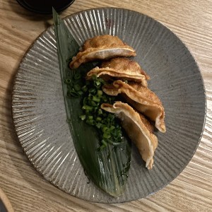 ENTRADAS - Dumpling Kimchi