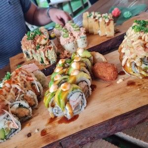 box 55 dolares
rock chi
spicy roll
filipino
avocado roll
panko roll
gyosas y croquetas de cangrejo