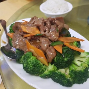 carne con brocoli