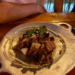 Entrada de chicharrones