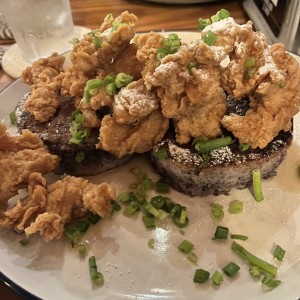 Waffles y Chicken tenders