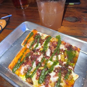 Pizza bacon pesto y gose