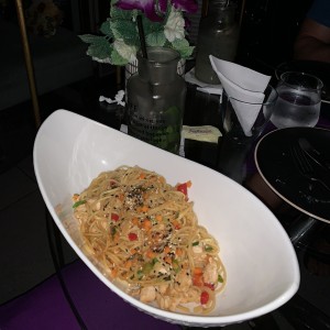 PLATOS FUERTES - CHOW MEIN FRUTITIAO