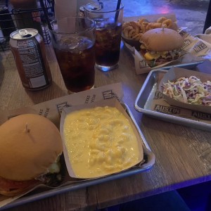 Mama's Classic Burger