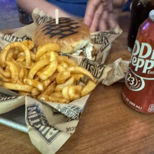 Hamburguesa con curly fries