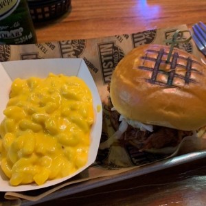 Pulled Pork + mac & cheese