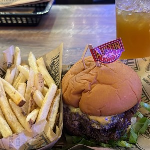 Mamas Classic Burger