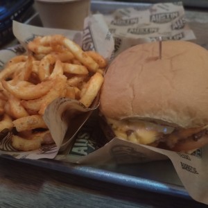 Mama's Classic Burger