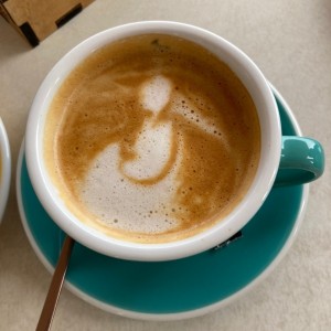 Capuchino con leche de almendras.