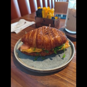 Gordito Croissant Salmón