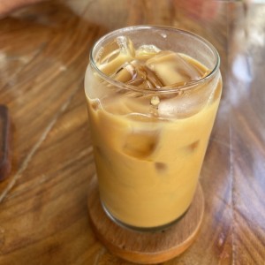 Iced latte con leche de almendras