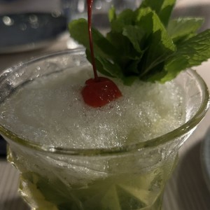 Coctel preparado con mezcal