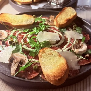 Entradas -Appetizers - Carpaccio de Res