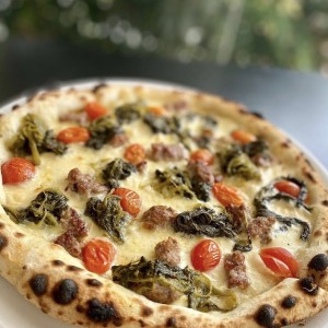 PIZZA FRIARELLI, Salsiccia y Pachino