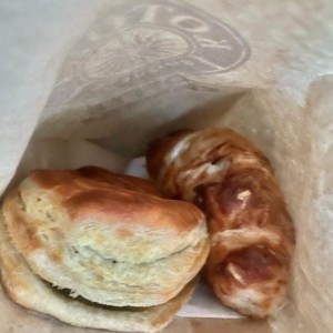 pastelitos carne y croissant simple