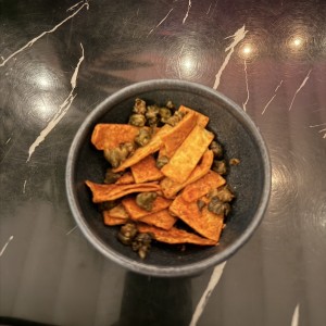 Chips con alcaparras fritas