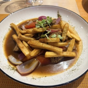 Carnes - Lomo Saltado
