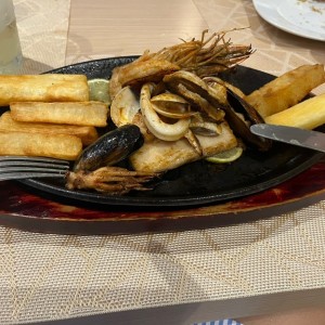Corvina Rellena con Camarones