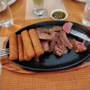 Carnes - Rib Eye Steak con yuca