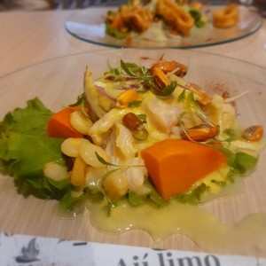 Ceviche de Corvina con Crema de Aguacate
