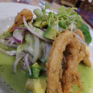 Ceviche de Corvina con Crema de Aguacate