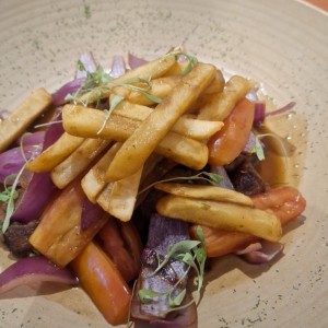 Carnes - Lomo Saltado
