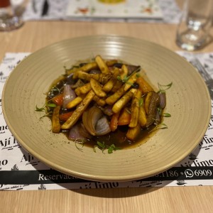 Carnes - Lomo Saltado