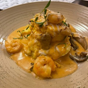 Corvina Rellena con Camarones