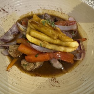 Carnes - Lomo Saltado