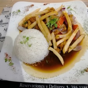 Corvina saltada