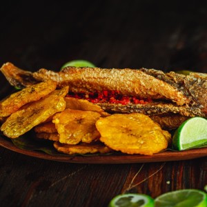 Pescado entero estilo chorrillero