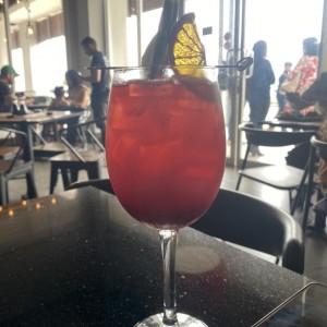 sangria de frutos rojos