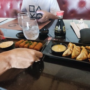 Entradas - Gyosas y croquetas