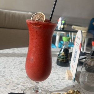 Limonada de frutos rojos