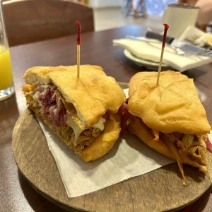 Emparedado De Ropa Vieja