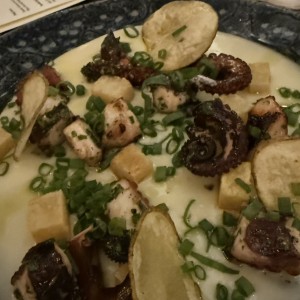 Pulpo a la brasa