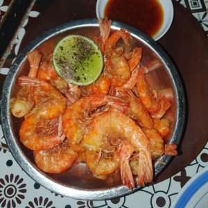 Camarones fritos con salsa agridulces