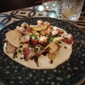 Pulpo a la brasa