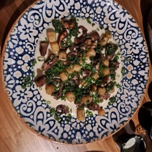 Pulpo a la brasa! Simplemente delicioso.