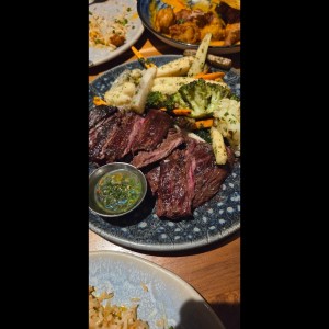 Entraña con vegetales
