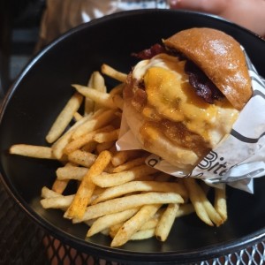 BURGERS - BITE ME