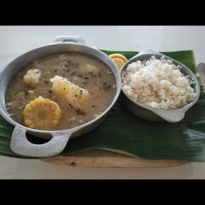 Sopa de pollo con arroz blanco 