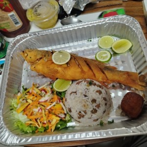 Pescado entero frito