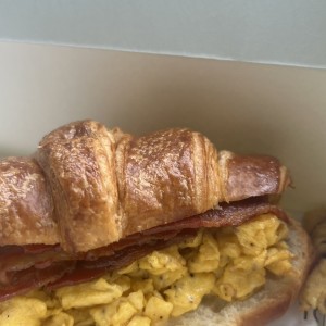 Croissant eggs & bacon
