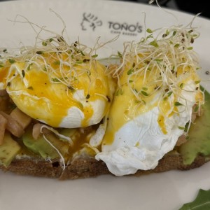 Breakfast - Egg benedict