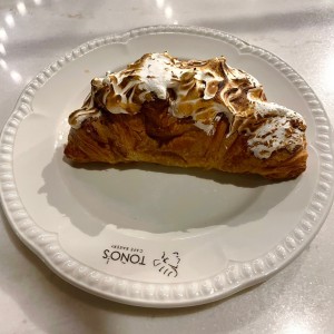 Citrus croissant