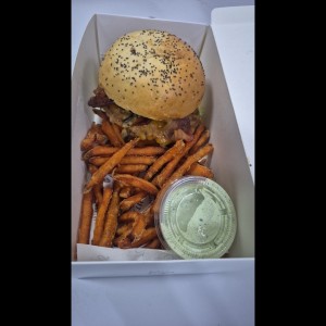 Hamburguesa y camote