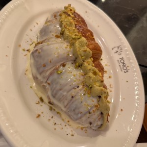 Pistacho Croissant 