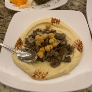 hummus con carne 